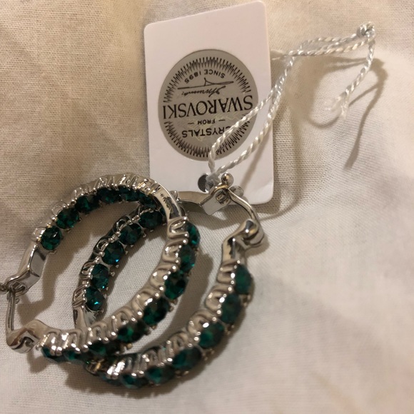 These emerald green hoops will be noticed everywhere you may go. - Picture 5 of 5